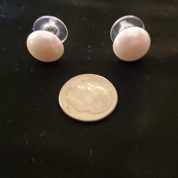 Earrings - Picture 3 of 3